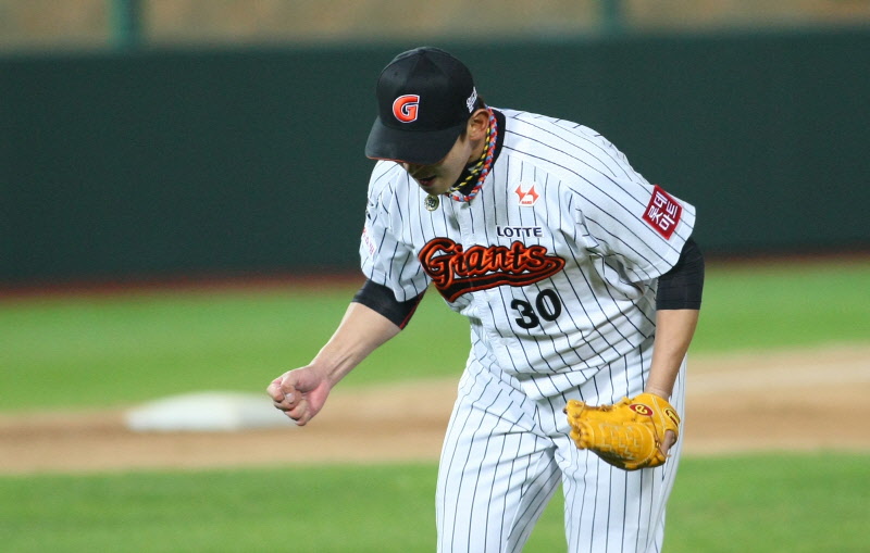 최대성선수의 역투모습