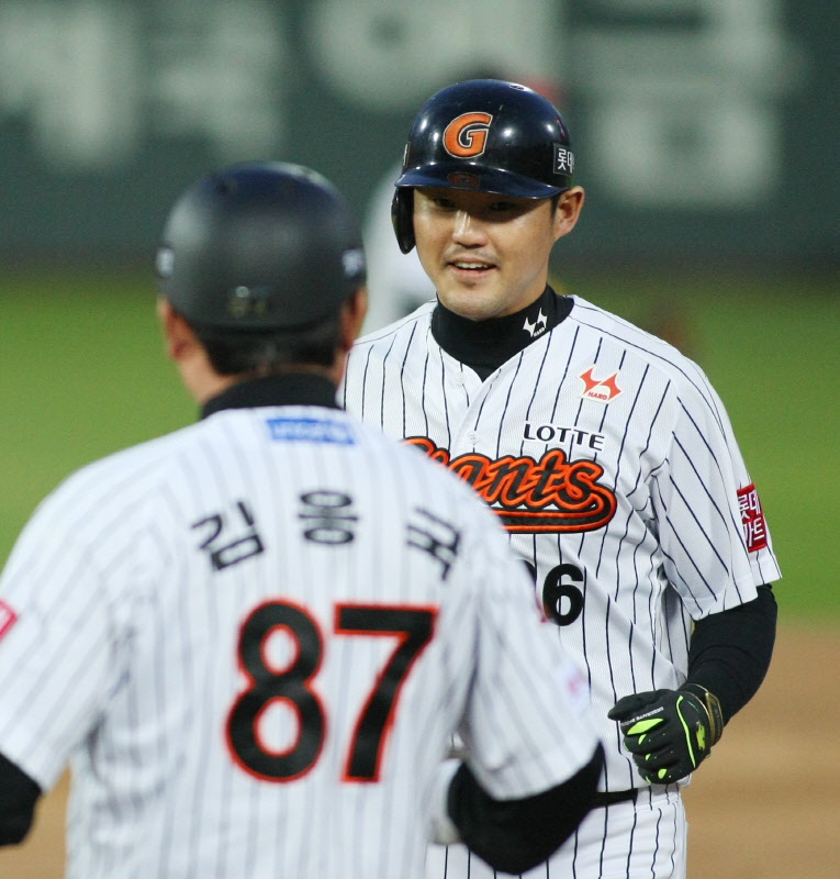 박종윤 선수의 1타점 적시타