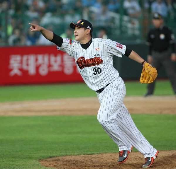 최대성선수의 역투