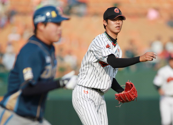 선발출장한 홍성민