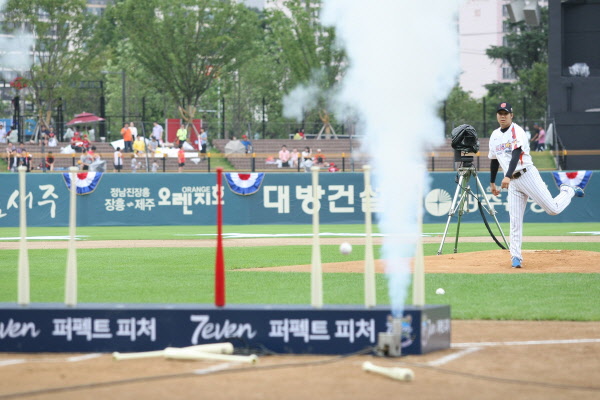 올스타전 퍼펙트 피쳐에 도전하는 장원준 선수