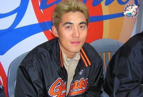 3월 27일 홈개막 홍보 중 박지철 선수의 모습