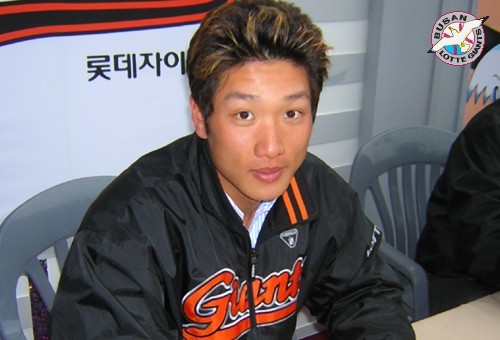 3월 27일 홈개막 홍보 중 김주찬 선수의 모습