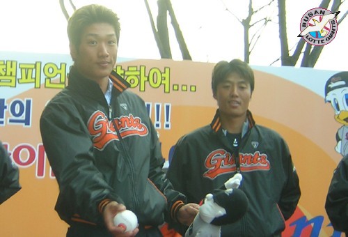 3월 27일 홈개막 홍보 중 김주찬 선수의 모습