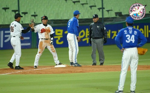[4월 29일 삼성전] 도루성공!! 사직벌이 달아오른다.