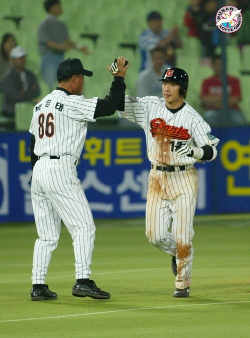 [5월 20일 현대전] 박영태 코치와 김주찬 선수