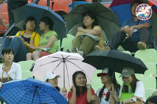 6월25일 삼성전/굳은 날씨에도 응원 나온 롯데 팬들
