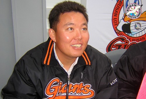 3월 27일 홈개막 홍보 중 주형광 선수의 모습