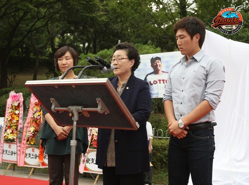 故 최동원 선수 동상 제막식