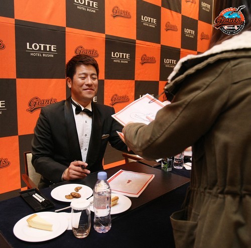 롯데 조성환·강민호·전준우·손아섭 선수, 일일 호텔리어